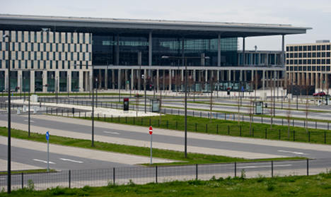 Berlin airport 'needs another €1.1 billion'
