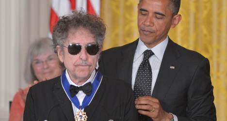France awards Dylan the Legion d'Honneur
