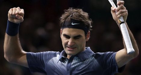 Federer faces showdown with Djokovic in Paris