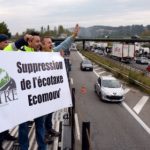 Trucks block French roads in ecotax demo