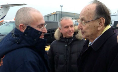 Khodorkovsky reunited with son in Berlin