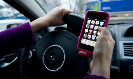 Sweden launches new ‘texting at the wheel’ law
