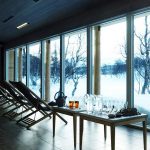 A warm, sweaty spa with a view of the snow.Photo: Fjällnäs