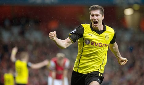 Lewandowski swears Dortmund loyalty
