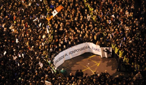 Crowds defy Madrid in sensitive Basque demo