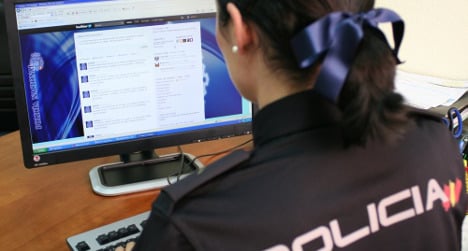 Spanish police tweet drug smuggling tips