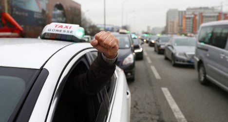 Taxi protests bring chaos to French roads, airports