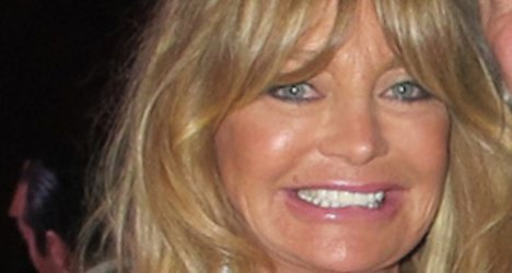 Goldie Hawn teaches Davos elite meditation