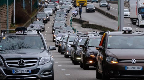 French cities and airports hit by taxi drivers' protest