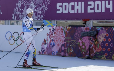 Surging Swedes take relay Sochi gold double
