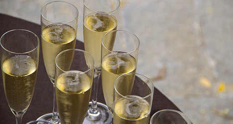 Prosecco knocks the fizz out of French rival