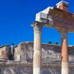 Thieves steal part of Pompeii fresco