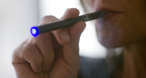 Spaniard gets pneumonia from e-cigarette abuse