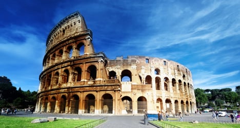 Canadian tourist steals brick from Colosseum