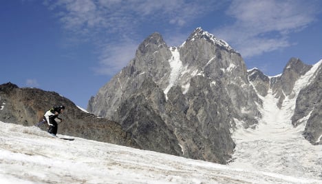 Georgia avalanche kills French snowboarders