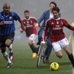 The politician goes for a cycling tackle on the pitch in Milan.Photo: <a href="https://twitter.com/andreafcecchin">Andrea Federico Cecchin</a>