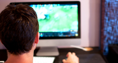Dad kills son 'over online gaming addiction'