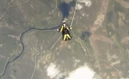 VIDEO: Norway skydiver dodges meteorite