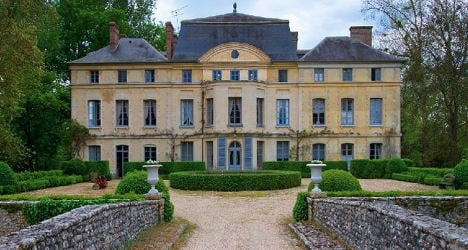 French actress Deneuve to sell €4m château