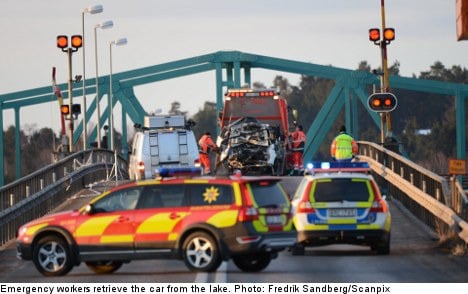 Cop fined after two die in high-speed bridge chase