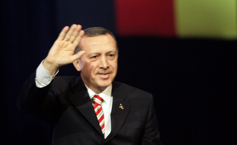 Mayor urges Erdogan to cancel German trip