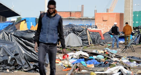 French cops to bulldoze Calais migrant camps