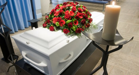 Thieves rob dead woman at French funeral home