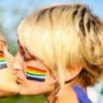 Facebook scraps Italian’s account over lesbian kiss