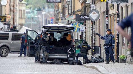 Stockholm bomb man gives himself up to police