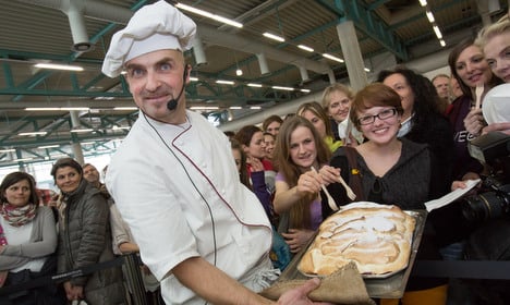 Largest vegan 'egg' to be fried in Vienna