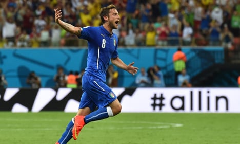 Italy clinches World Cup win against England