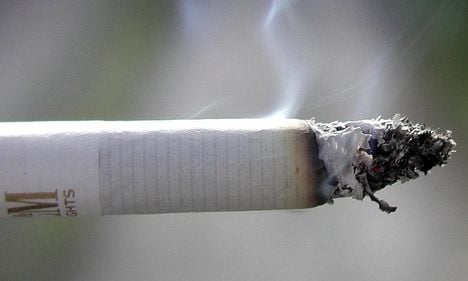 Health Minister demands total smoking ban