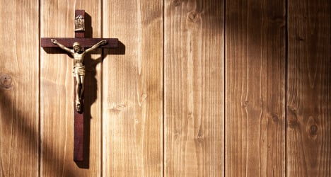 ‘Crucifixes are obligatory in schools and offices’