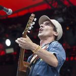 Manu Chao was simply divine. He stuck it to Fifa and created beautiful chaos at the Orange Stage (Allan Mutuku-Kortbæk)Photo: Jens Nørgaard Larsen/Scanpix