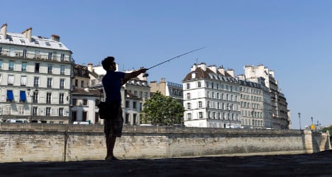 Paris: Street fishing on Seine snares new fans