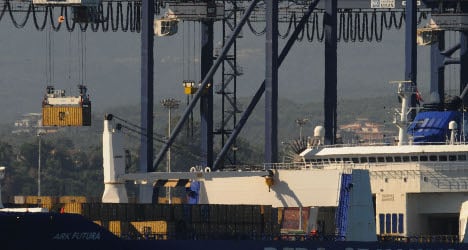 Syria weapons transfer begins at Italy port