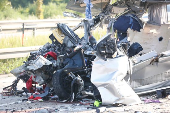 Nine dead in Dresden bus crash
