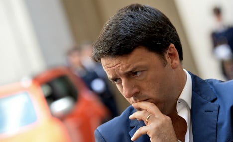Italy's Renzi runs into trouble on key reform