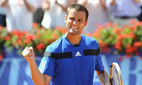 Youzhny sets up quarter- final clash in Gstaad