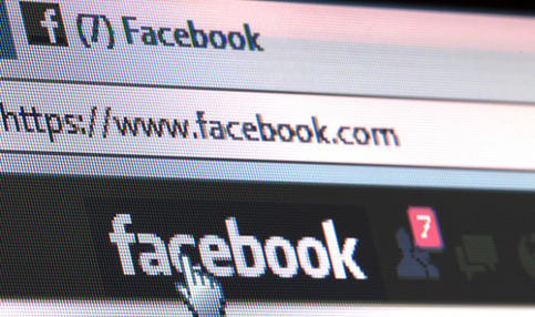 Swede's salary chopped for Facebook use
