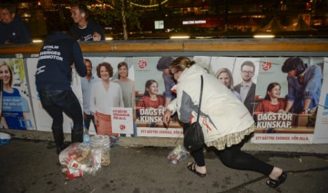 Swedish election rivals in poster compromise