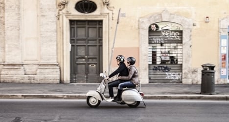 Italian commuters favour cars over scooters