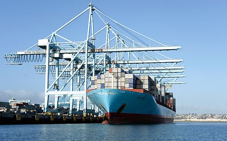 Maersk raises profit outlook as volumes grow