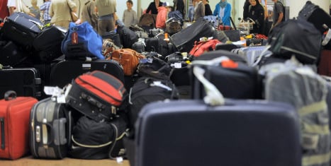 Bag chaos at Rome airport as handlers protest