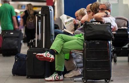 Flight delays grow as refunds stand to drop