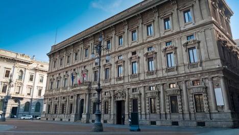 Milan city hall evacuated after bomb alert