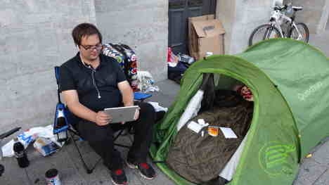 ‘Why I’m camping for six days outside Apple store’