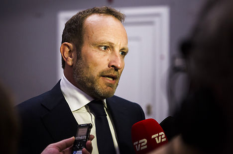 FM threatens sanctions against Israel