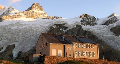 Chilean base jumper dies in Bernese Oberland