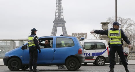Paris: Call for driving curbs as dirty air returns